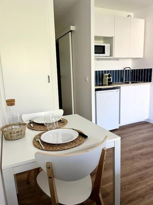 Le Garden - Studio Refait A Neuf Proche Mer Et Commerces Apartment Кабур Екстериор снимка
